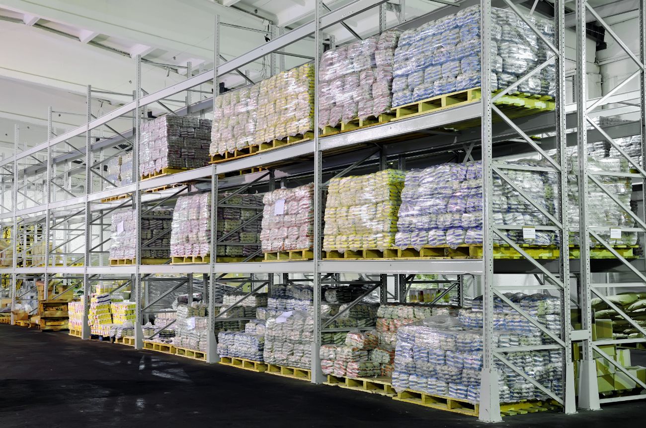 Organized food warehouse