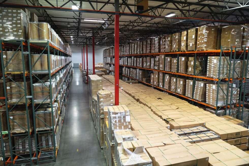 Expert Tips for Choosing the Best Food Warehouse for Your Product